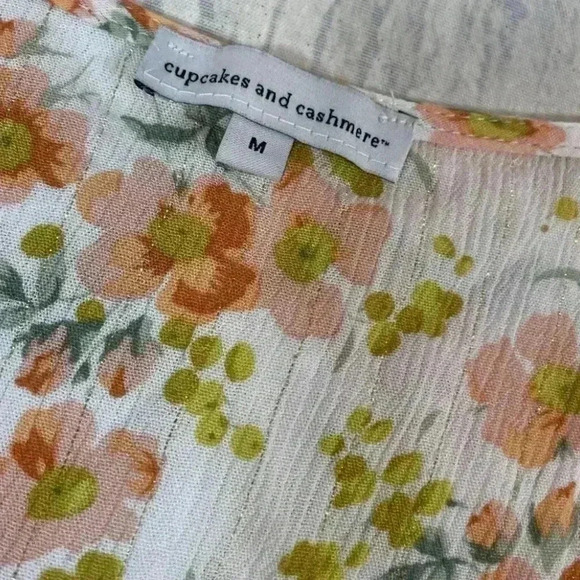 Cupcakes & Cashmere Peasant Blouse Women’s Sz M Cream Peach Floral Boho Smocked - Picture 6 of 15